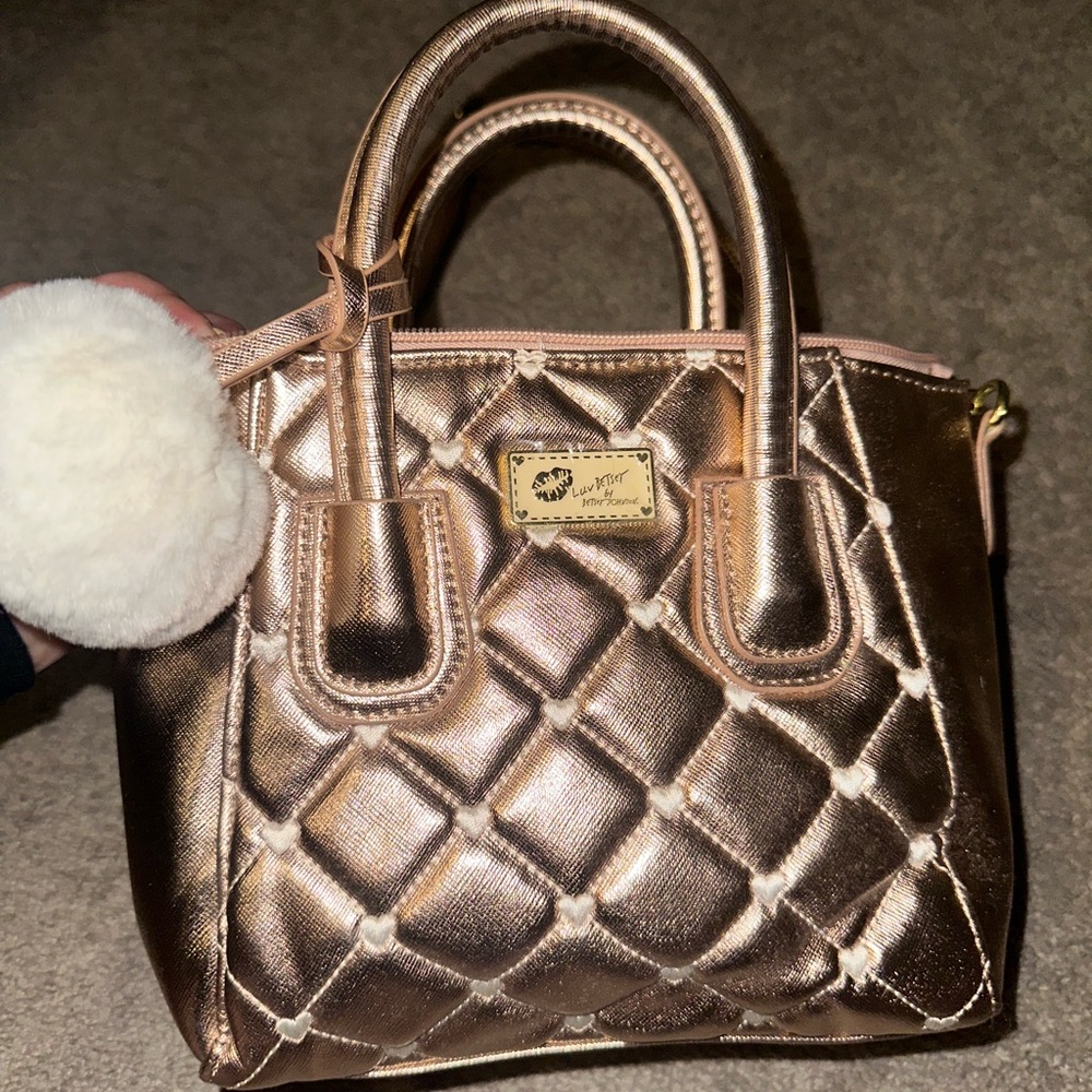 💗Love Betsey rose gold purse💗